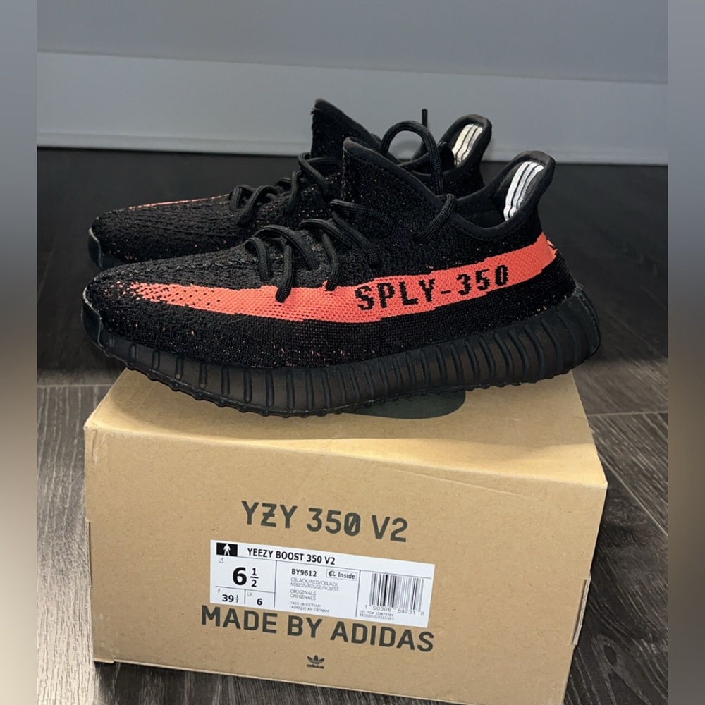 Adidas Yeezy Boost 350 V2 Black with Red Accent Size 6.5 Boys